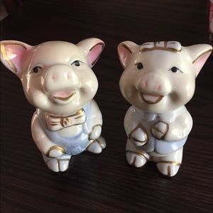 Piggy couple; knickknacks